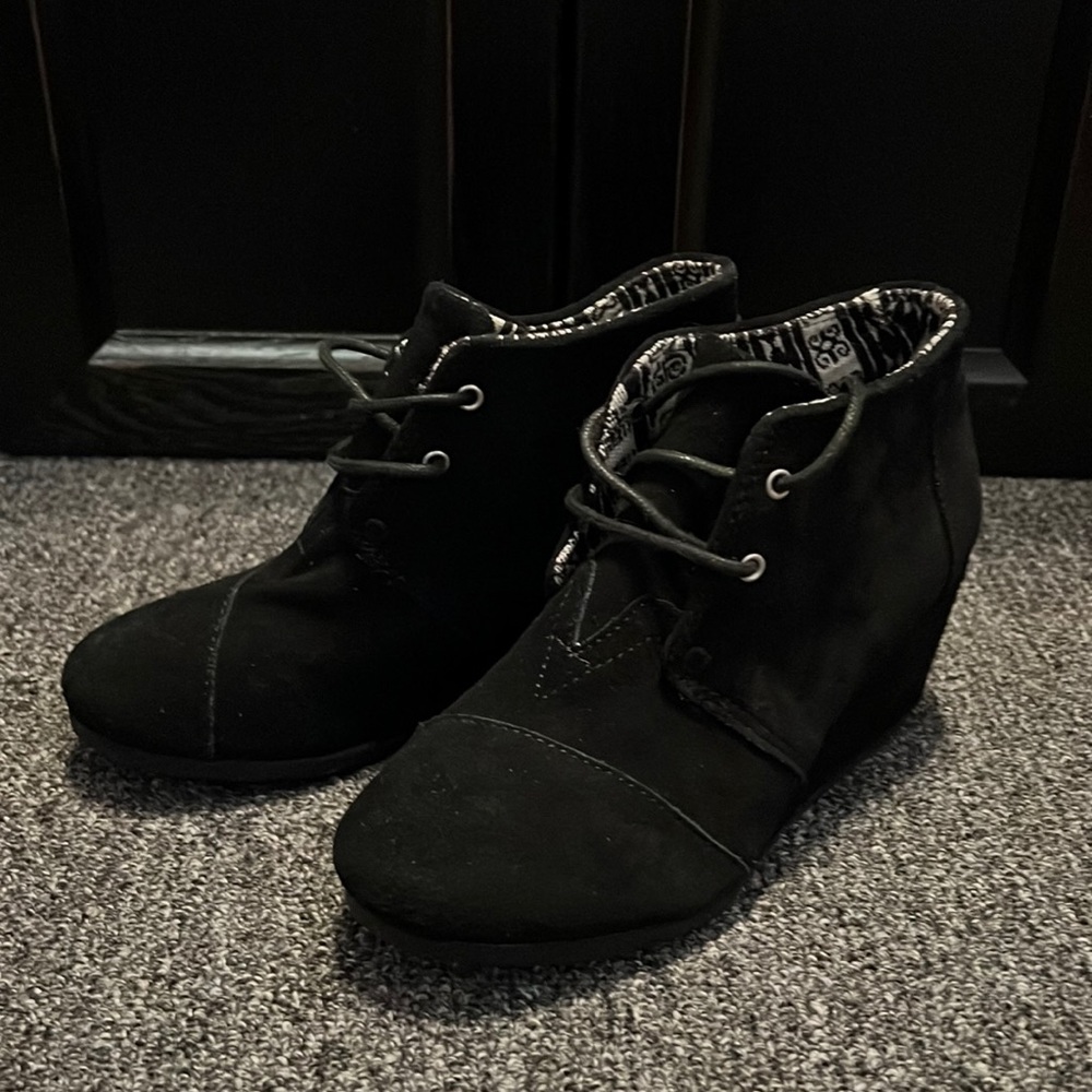 Toms shoes